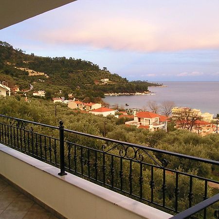 Golden Beach Inn Chrysi Ammoudia Bagian luar foto