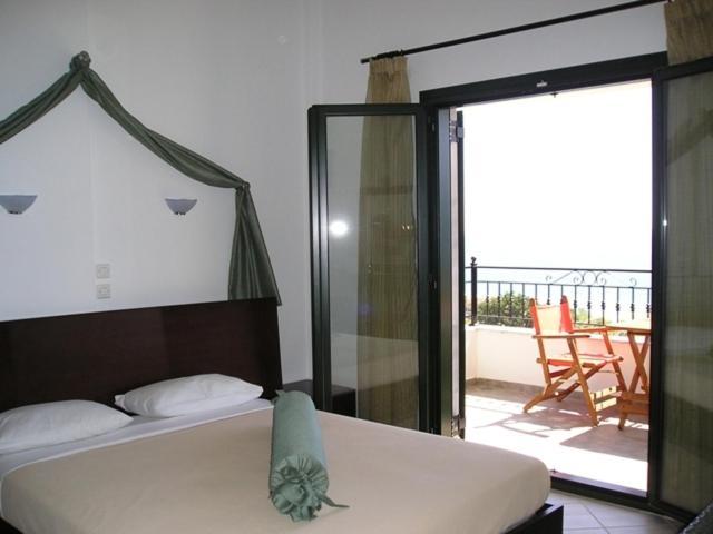 Golden Beach Inn Chrysi Ammoudia Ruang foto