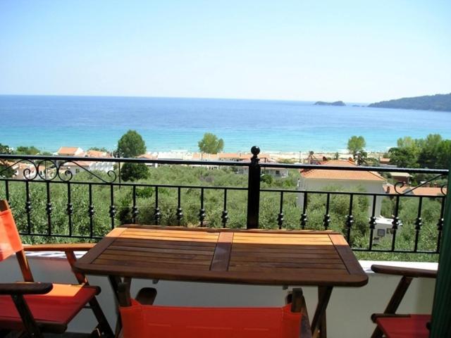 Golden Beach Inn Chrysi Ammoudia Bagian luar foto