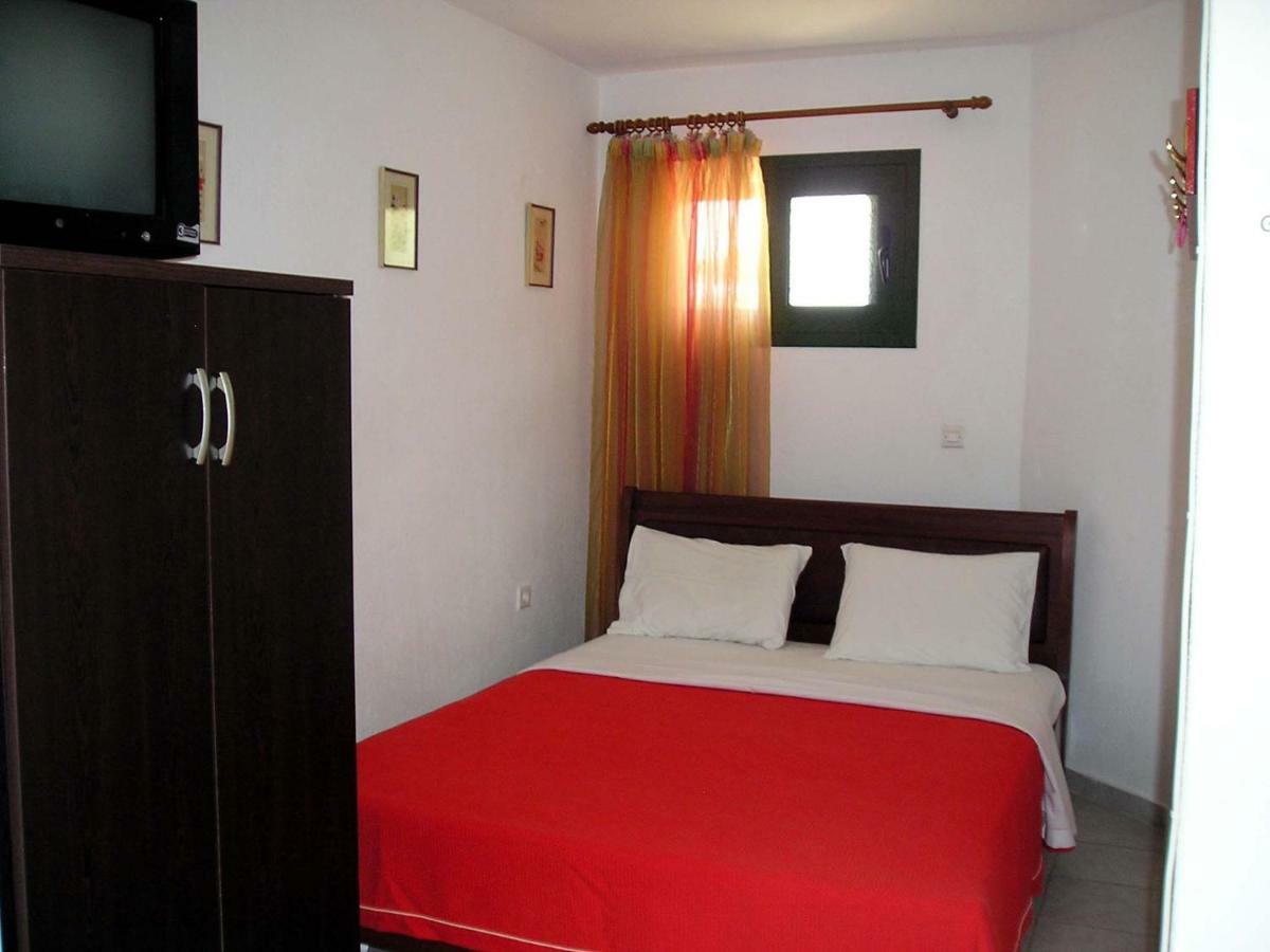 Golden Beach Inn Chrysi Ammoudia Bagian luar foto
